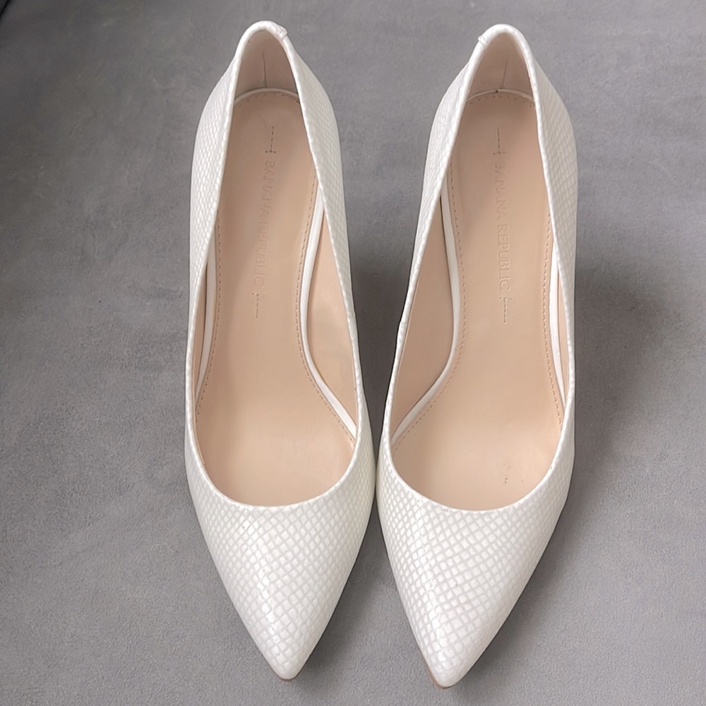 Banana Republic White Heels, Size 7.5